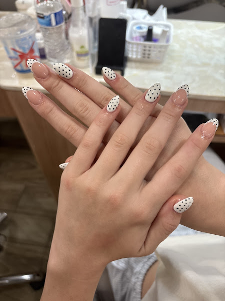 Oasis Nails 2