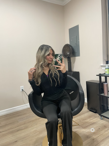 La Femme Beauty Lounge 2