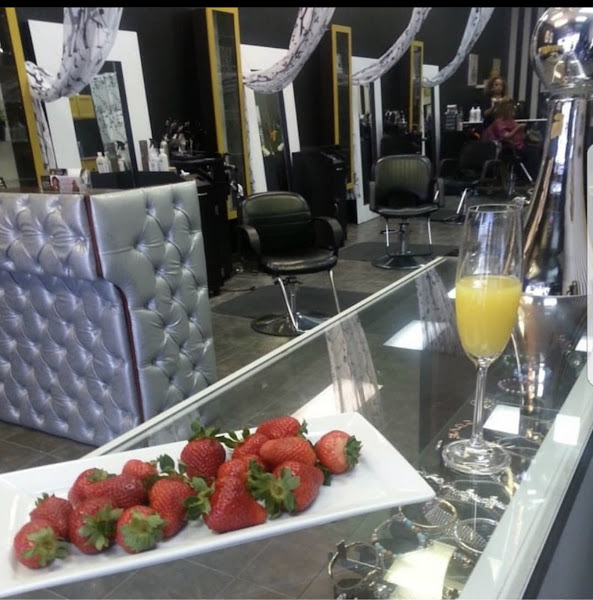 Salons On The Lake 4