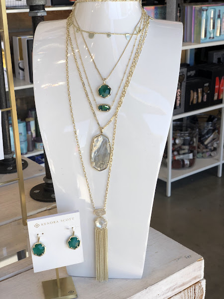 Urban Eve Salon & Boutique, Pearland 2