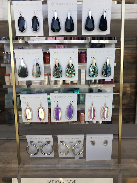 Urban Eve Salon & Boutique, Pearland 3