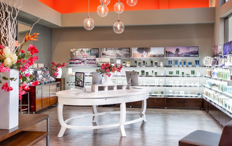 Lavish Salon 3