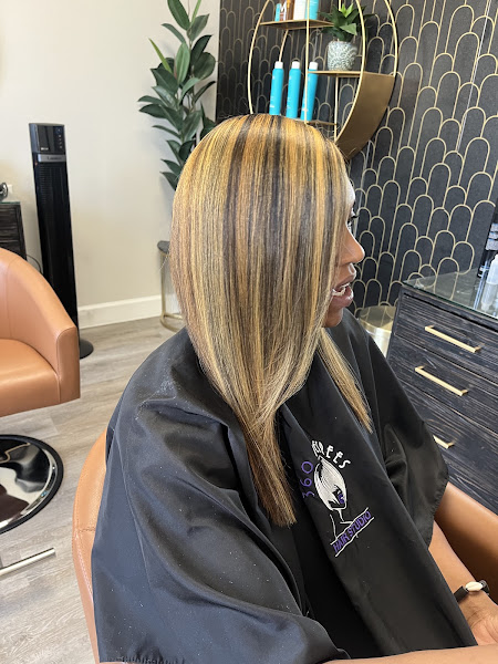 360 Degrees Hair Studio 3