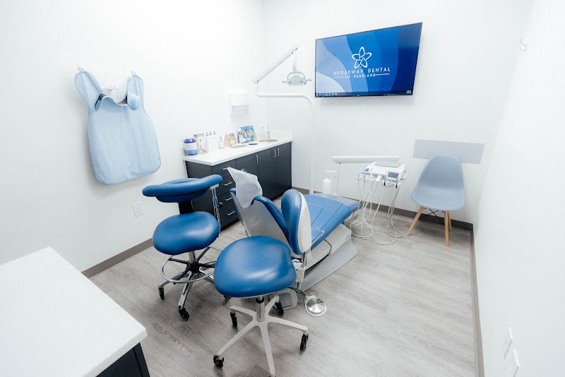 Broadway Dental of Pearland 3