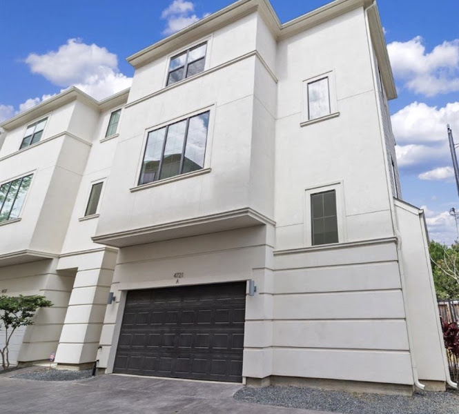Isola Realty Group 3