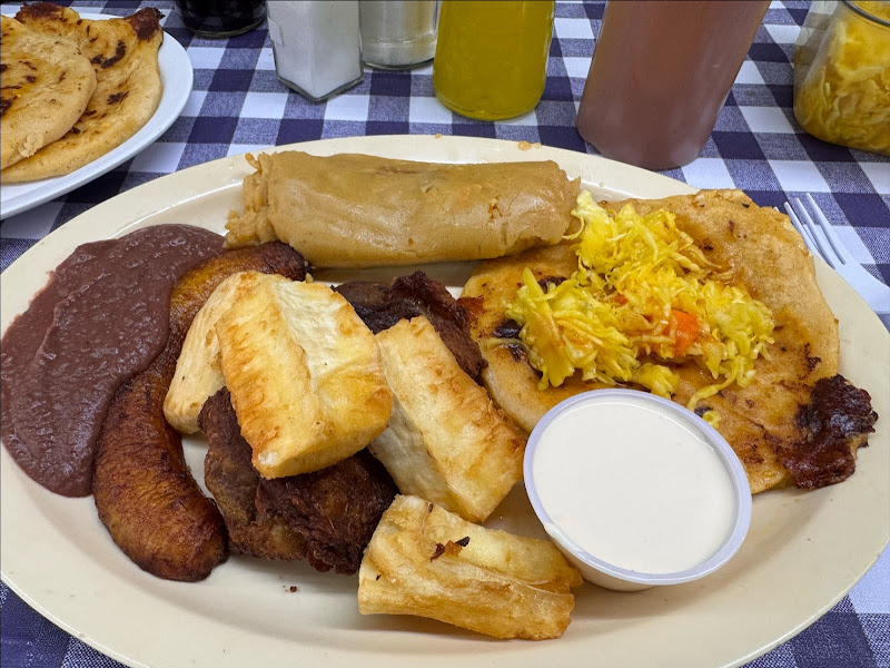 Medrano's Bakery & Salvadoran Food 2