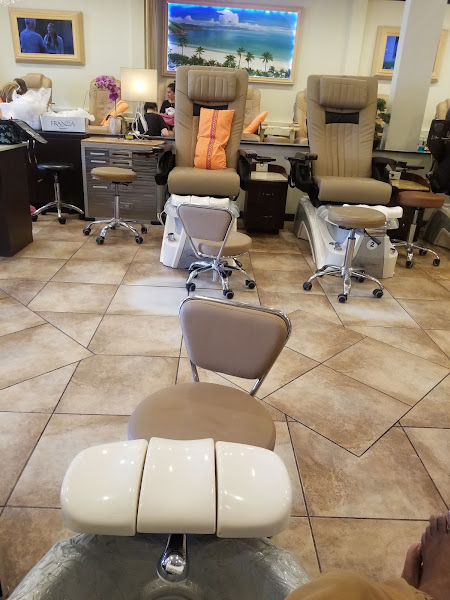 Nail Lounge at Las Colinas 4