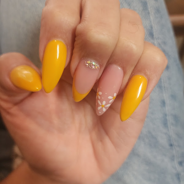Caesars Nail Bar 4