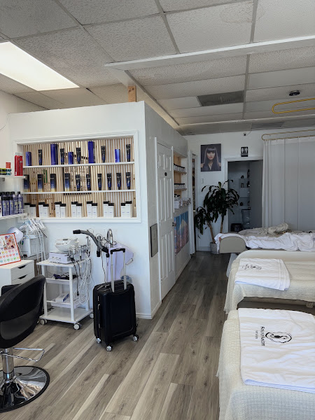 SAKURA SALON 3