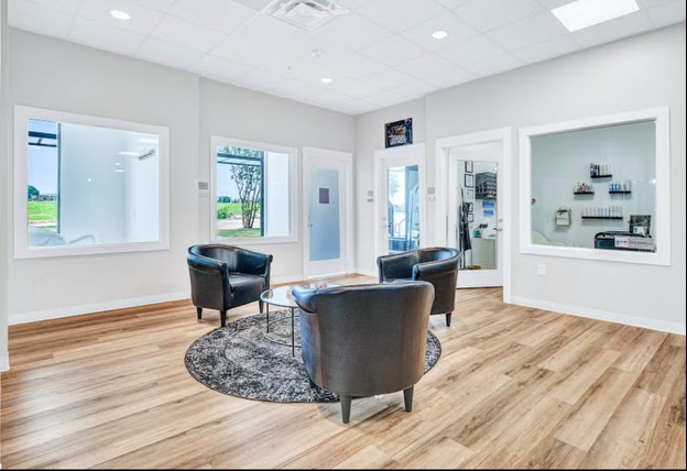 Rey’s Hair Salon at ELEVATE SALON STUDIOS 3