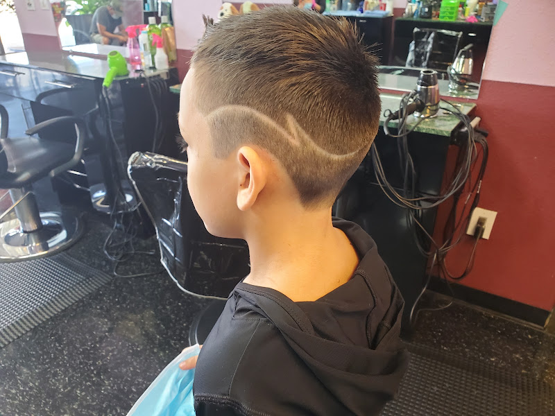 Dalila's Unisex Salon 3