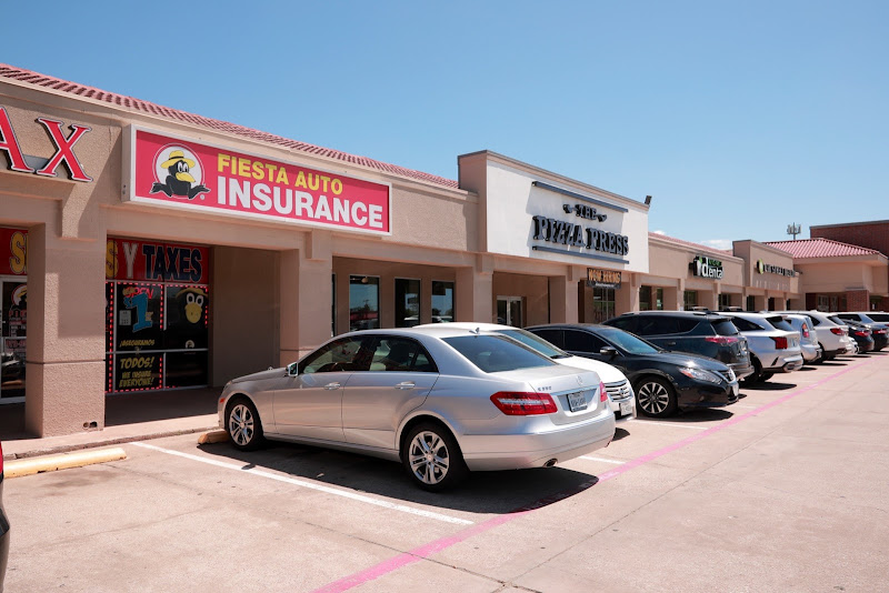 Fiesta Auto Insurance & Tax Service 3