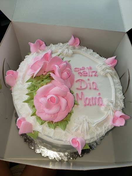 Los Globos Bakery 5
