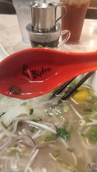 V Bistro - Vietnamese Noodles & Grill 3