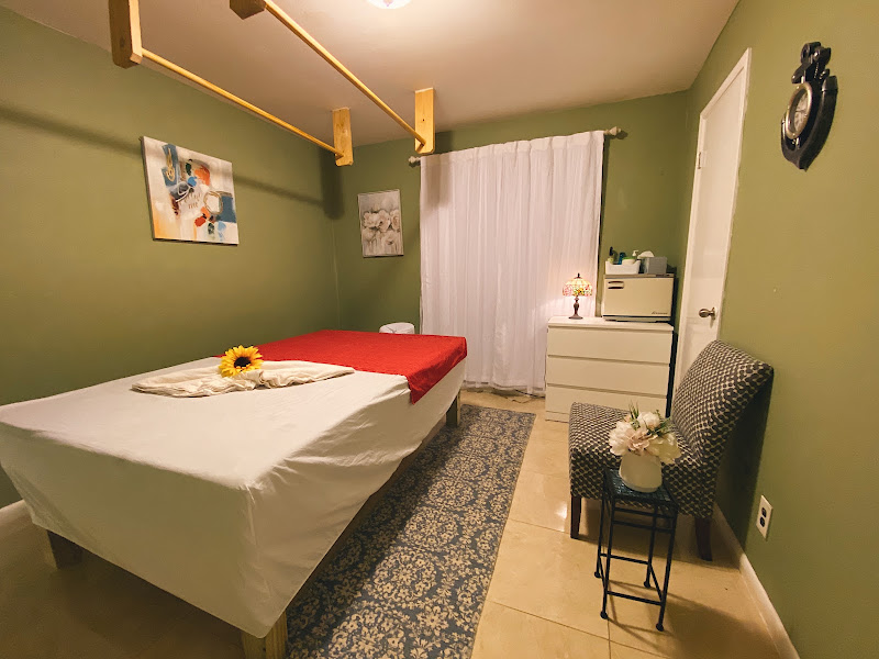 Relaxing Thai Massage (The Woodlands & Spring, TX) 2