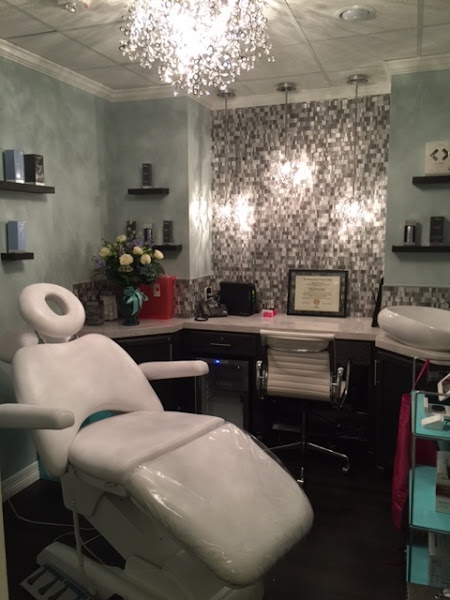 Uptown Salons Spring 3