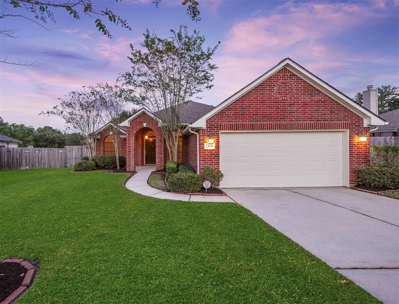 Latina & Gringo Casa Connection | Real Broker LLC 3