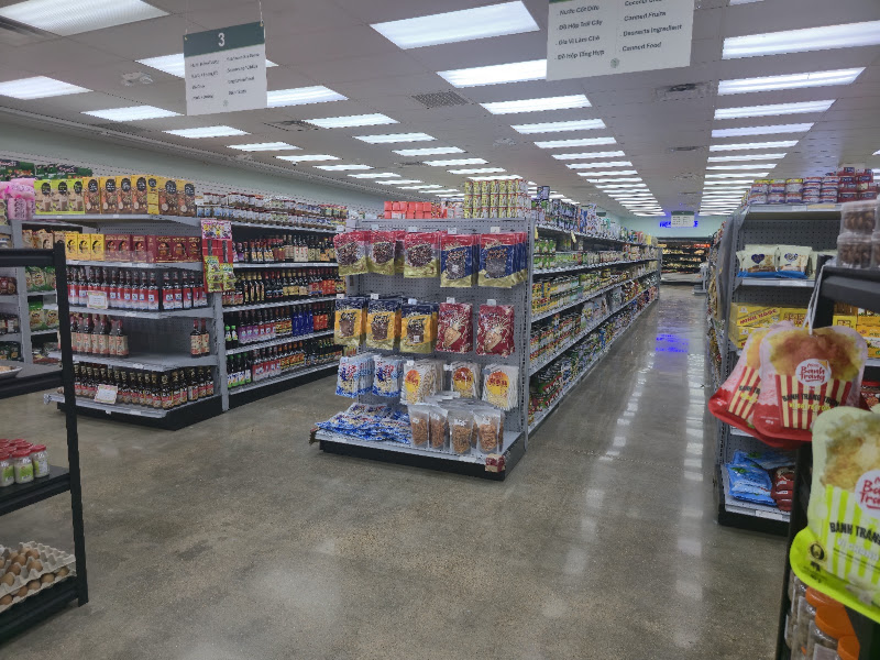 Que Huong Asian Market 2
