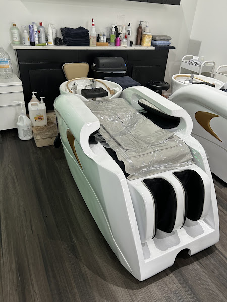 La V's Hair & Nail Salon 4