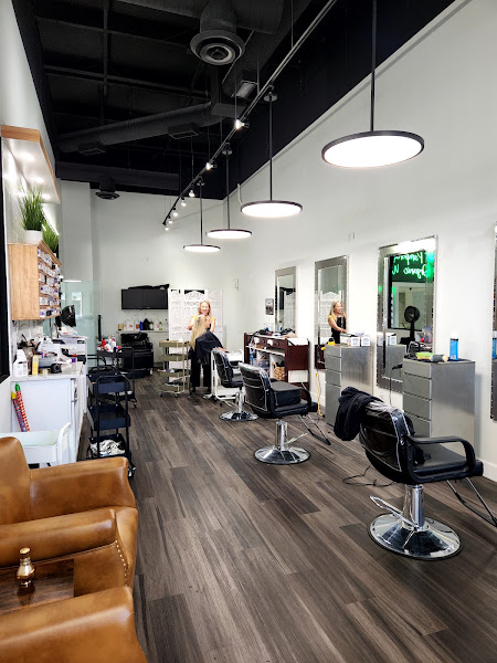 La V's Hair & Nail Salon 5