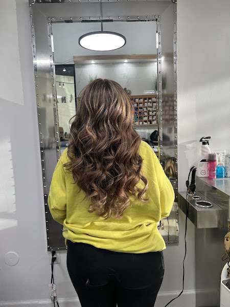 La V's Hair Salon 4