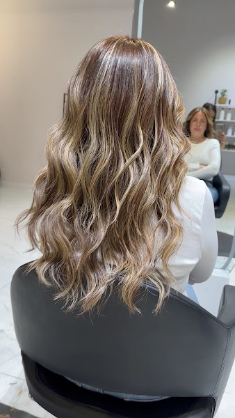 Tyra Hair Studio 3