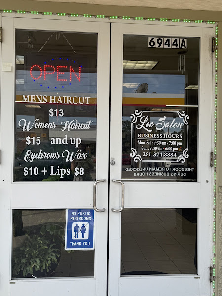 Lee Salon 3