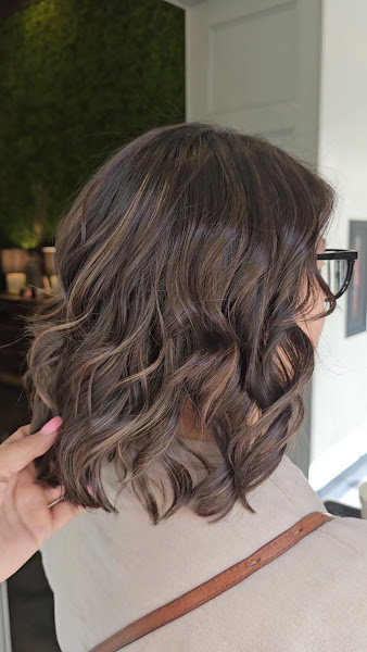IVNI Hair Studio 2