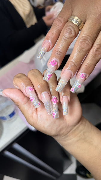 Diamond Nail Salon 3