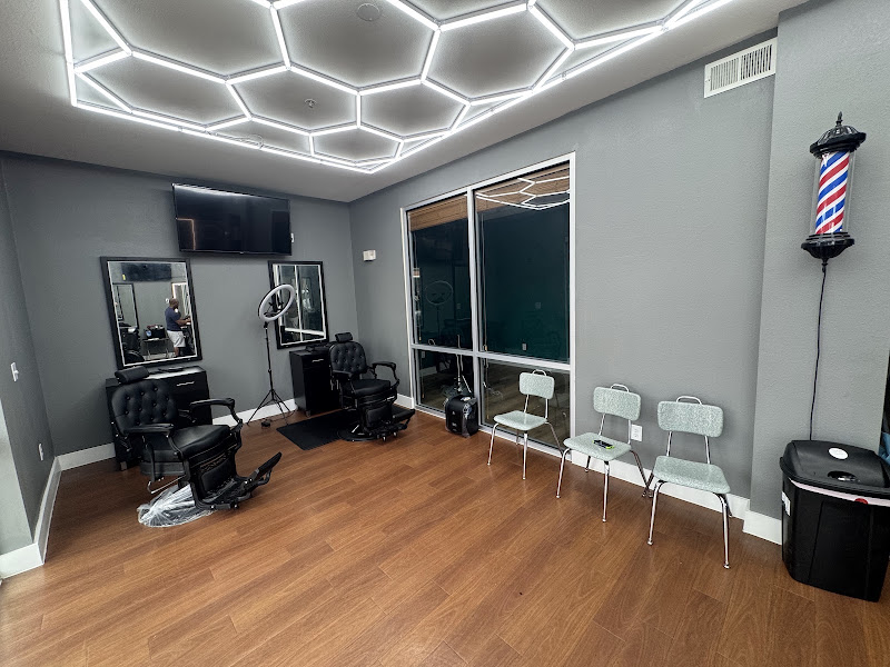 Krazie Kutz Barbershop 4