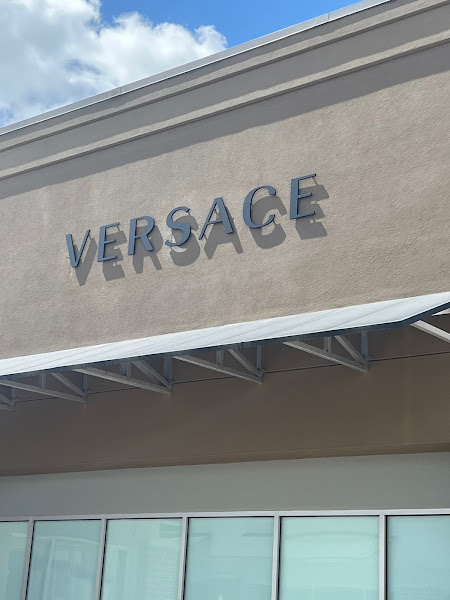 VERSACE 4