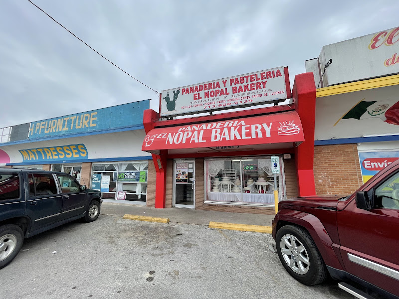 Panaderia Y Pasteleria El Nopal Bakery 4