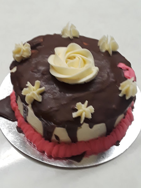 La Azteca Bakery 5