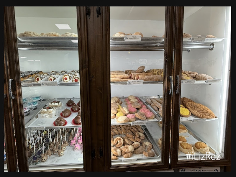 El Bolillo Bakery 4