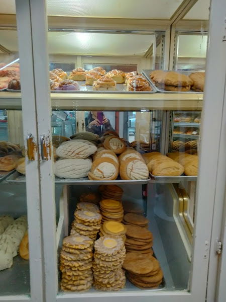 Lesly's Bakery 3