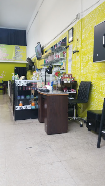 Mena's Salon 3