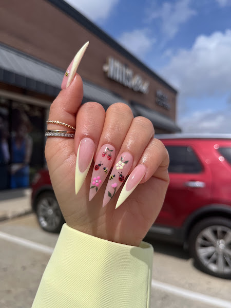 Nails Club