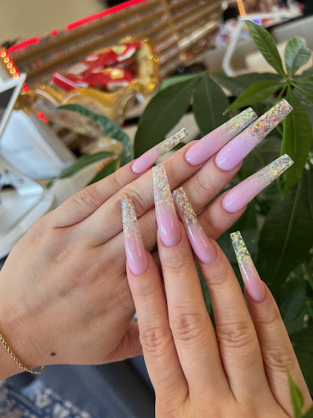 DA-VI NAILS 3