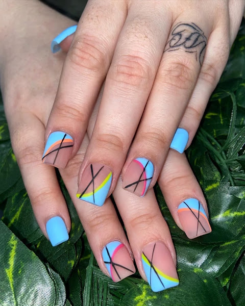DA-VI NAILS 5