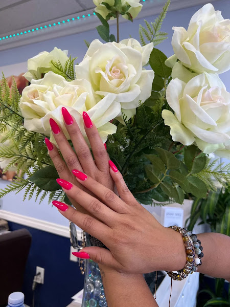 Sandy Nails 1