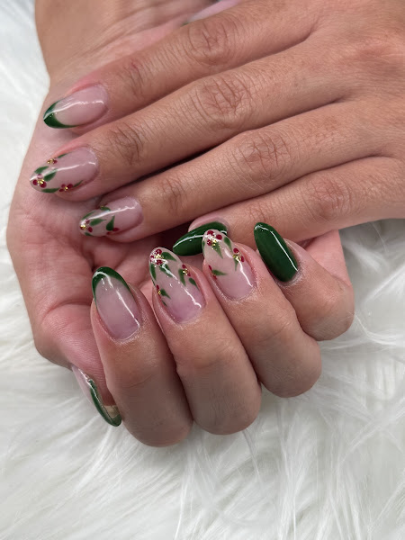 Sandy Nails 3