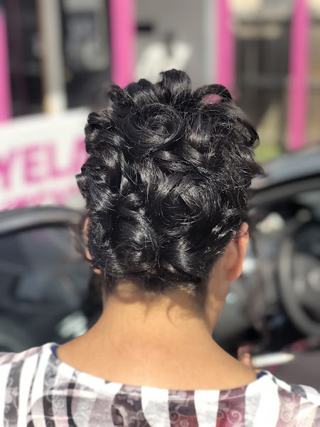 Diliana's Hair Salon 4
