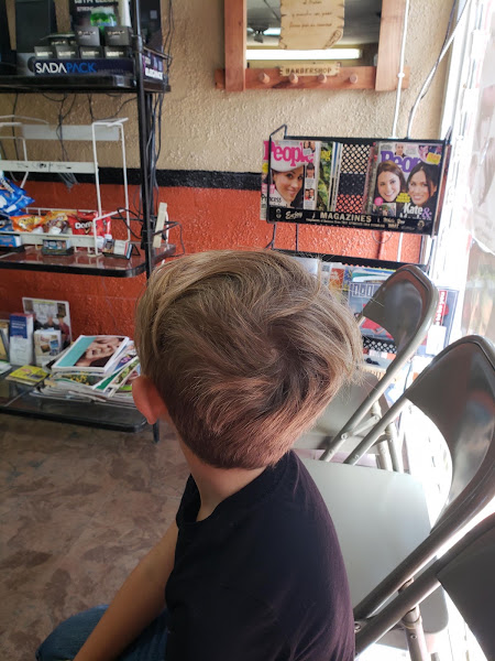 Peluqueria Acapulco Barber Shop 4