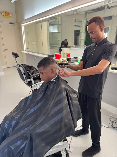Helena Braiding & Barber Lounge