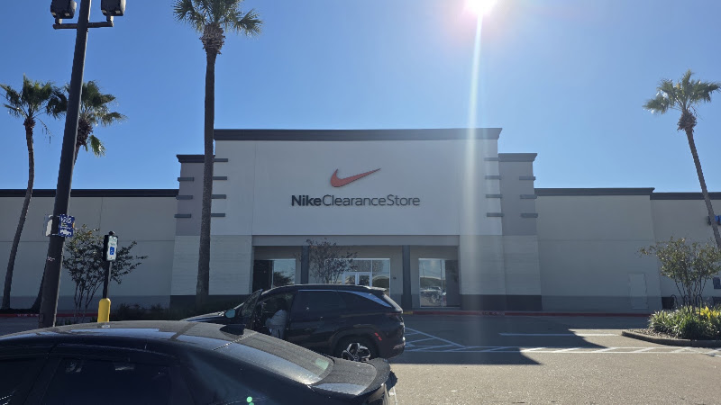 Nike Clearance Store - Pasadena 2