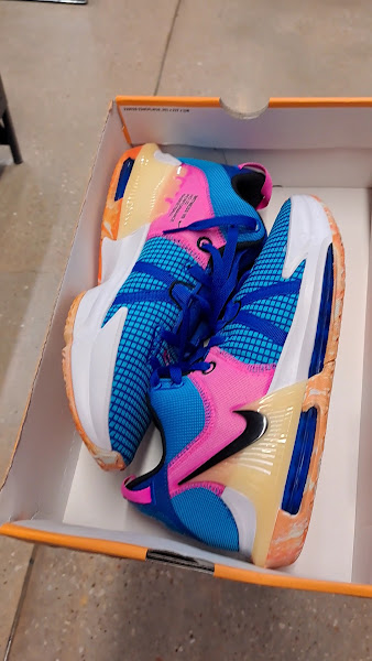 Nike Clearance Store - Pasadena 3