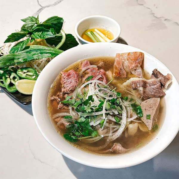 Saigon Ơi! - Viet Kitchen & Bar 4