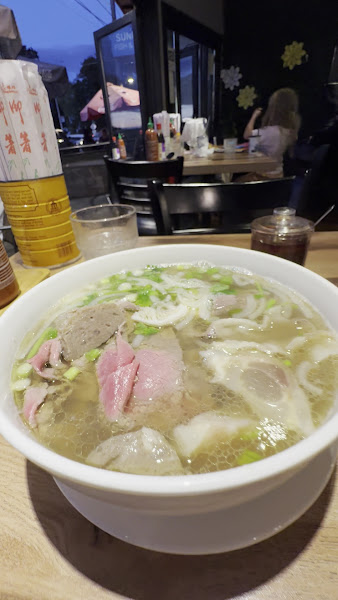 Alki Pho & Bar 3