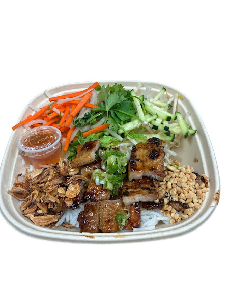 Broadway Pho & Cafe in Harborview