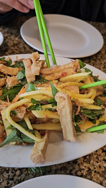 Thanh Vi Restaurant 3